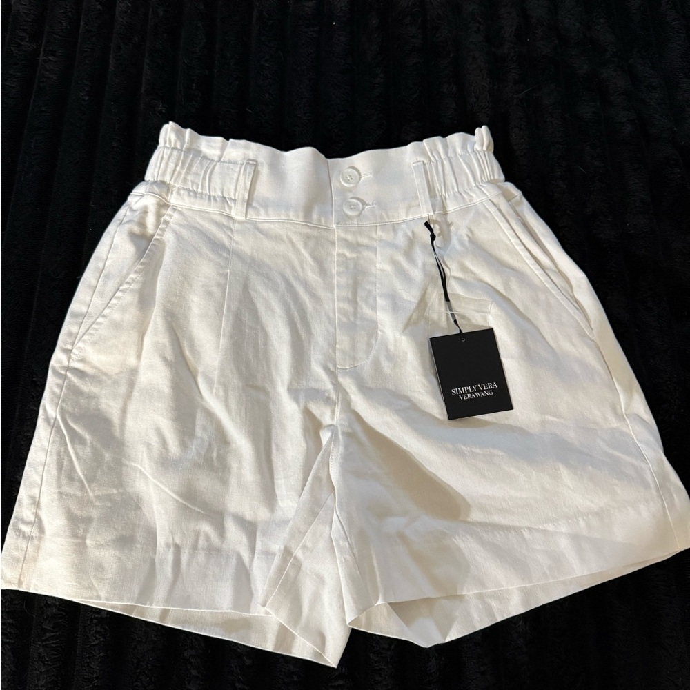 Simply Vera Vera Wang White Buttoned Shorts